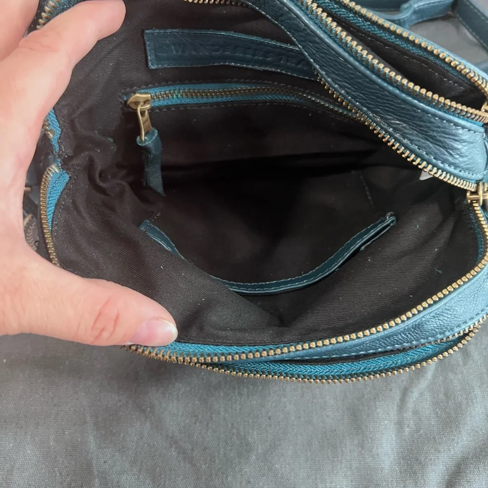 🆕Wanderer’s Travel Co. Manhattan Azzurra Crossbody Handbag - Picture 4 of 7